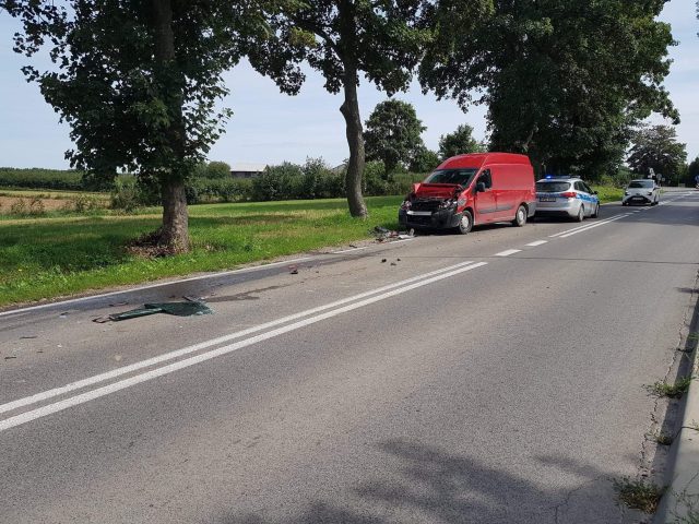 Rozp Dzony Dostawczy Citroen Staranowa Trzy Auta Utrudnienia W Ruchu