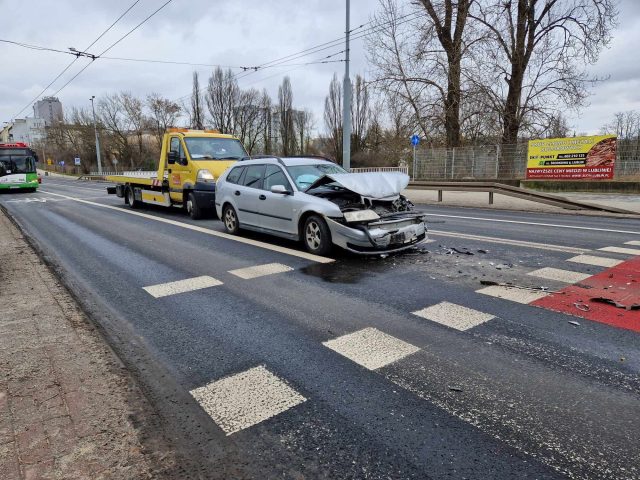 Wjechał W Toyotę Zatrzymującą Się Przed Przejściem Dla Pieszych Jedna Osoba Trafiła Do Szpitala 1454