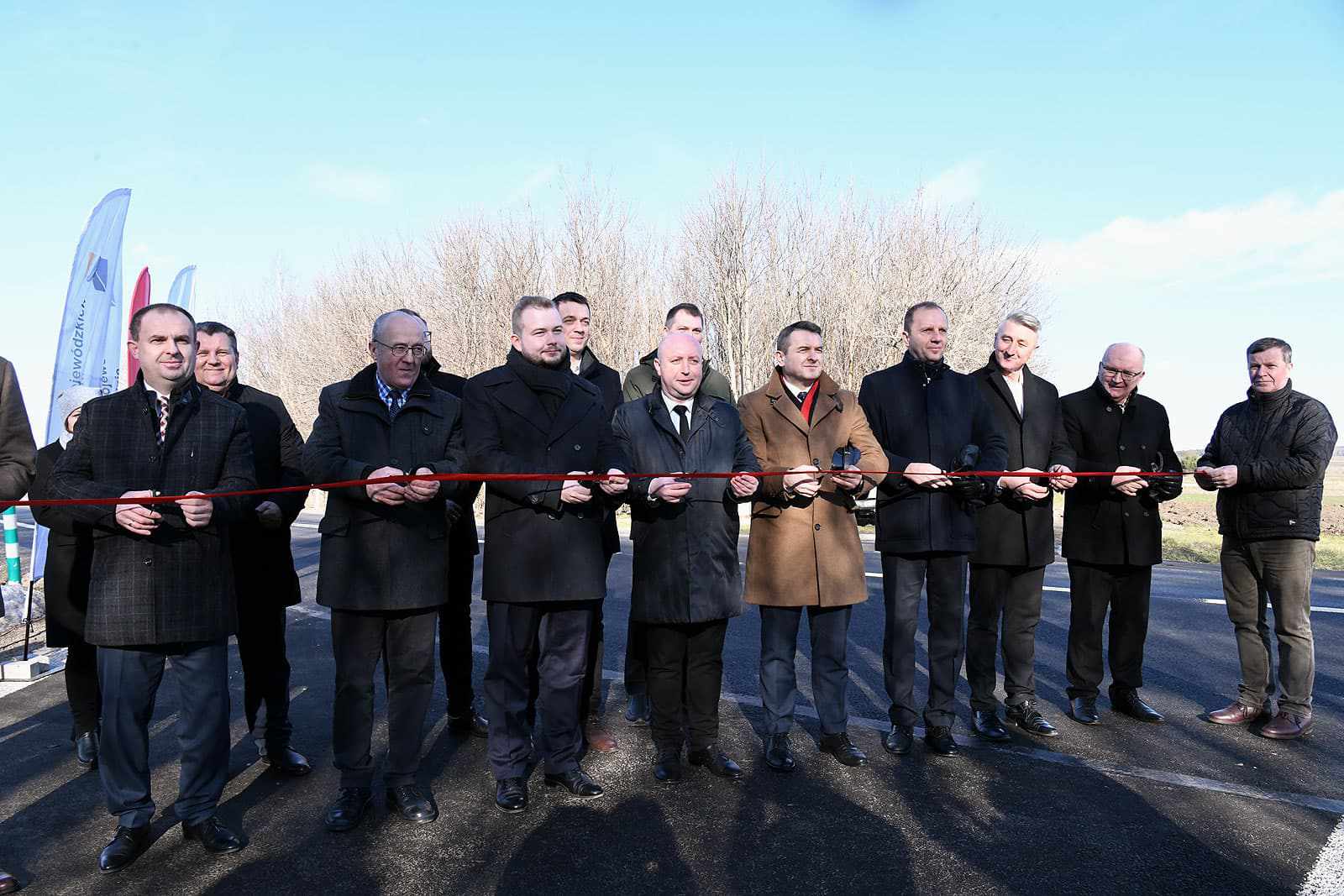 Kolejny odcinek drogi wojewódzkiej z nową, równą nawierzchnią. Dziś trasa została oficjalnie otwarta (zdjęcia)