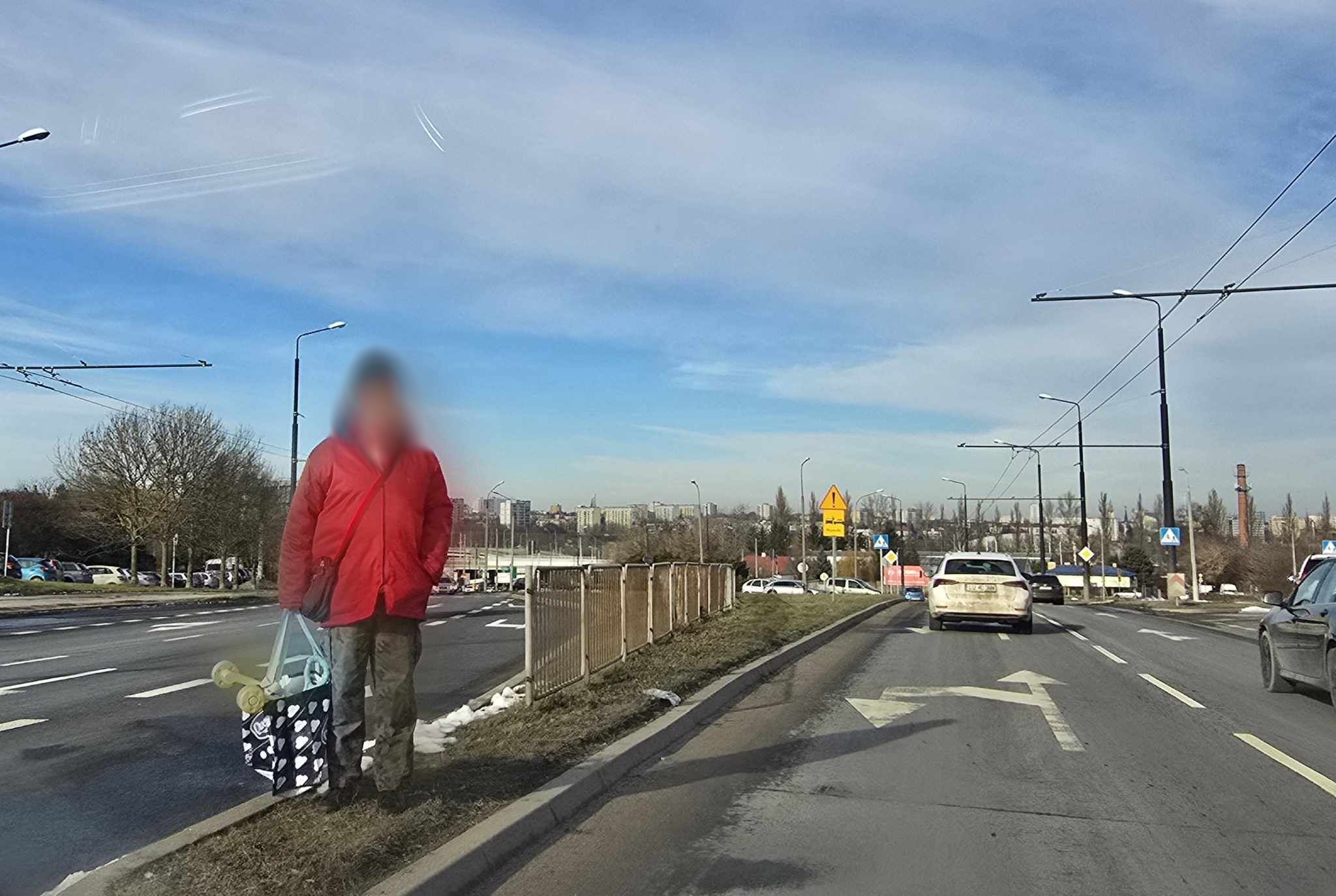 Piesi łamią przepisy, narażając siebie i innych uczestników ruchu na niebezpieczeństwo