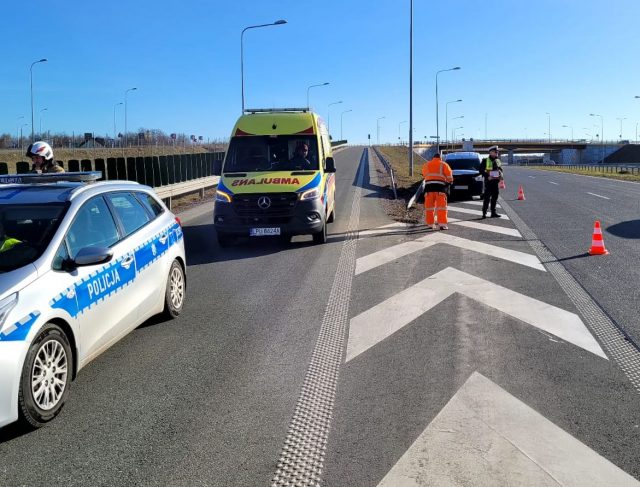 Nie wyhamował dacią za volvo, doszło do kolizji. Dostał mandat (zdjęcia)