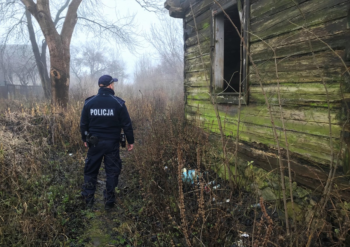 Jeden telefon może uratować życie. Bądźmy czujni w mroźne dni i reagujmy!