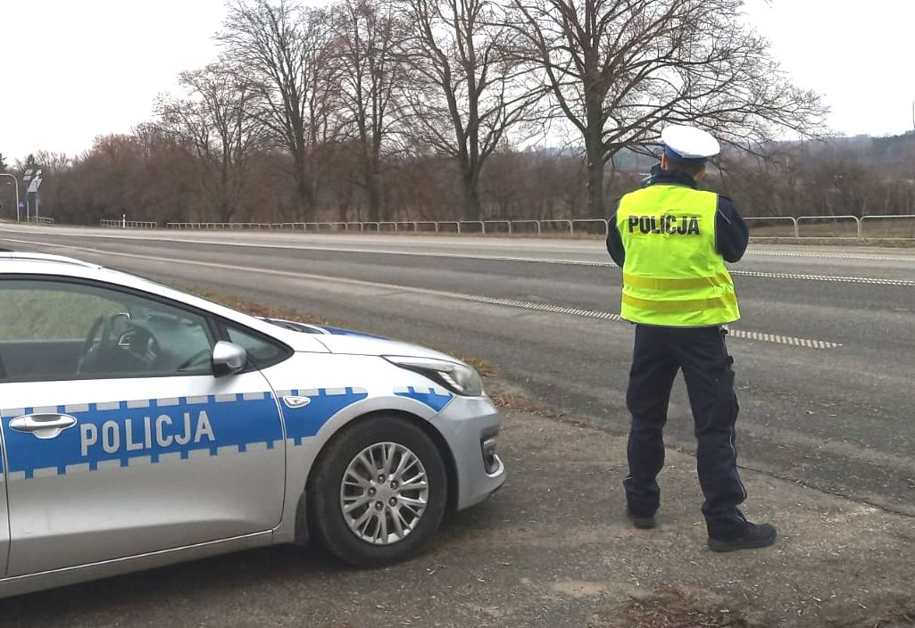 Okoliczni mieszkańcy nazywają ją „drogą śmierci”. Dziś trasa ta jest pod szczególną uwagą policjantów (foto)