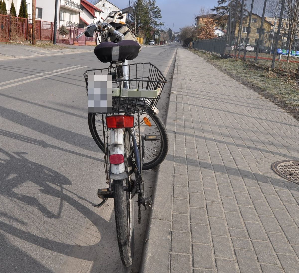 Wyjeżdżała z parkingu, potrąciła rowerzystę. 70-latek trafił do szpitala