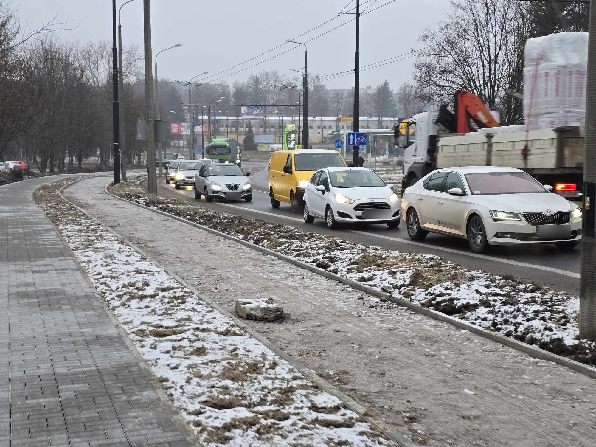 Utrudnienia na ul. Diamentowej potrwają dłużej. Ruch wahadłowy do 15 lutego