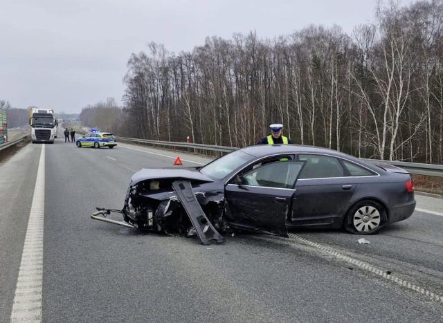 Po wypadku zablokowana droga ekspresowa S12. Są osoby poszkodowane, wprowadzono objazd (zdjęcia)