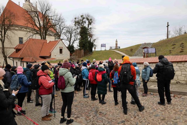 Karnawał pieszych rajdów trwa! To doskonała okazja do zwiedzania ciekawych zakątków okolic Kazimierza Dolnego