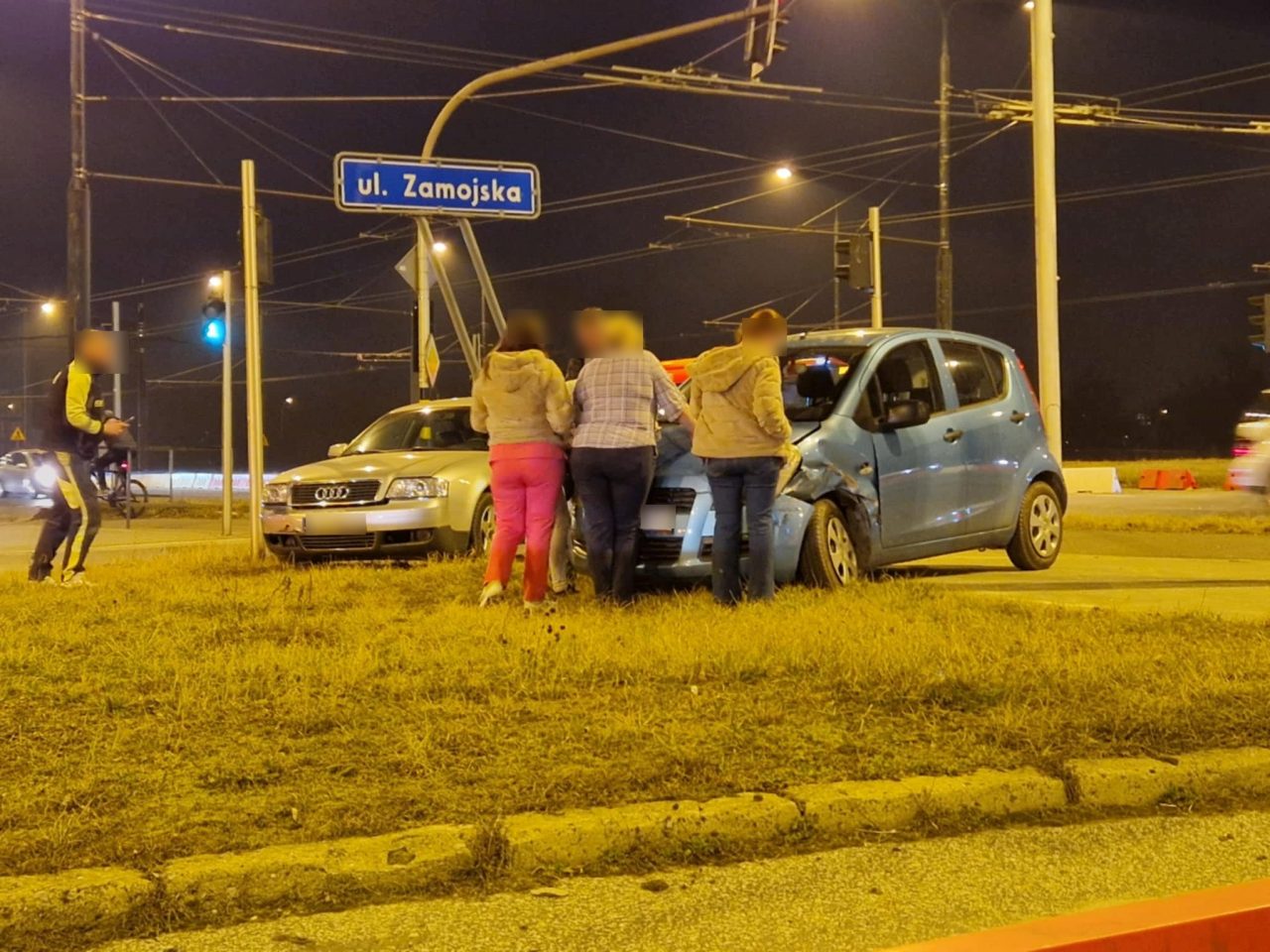 W tym miejscu notorycznie jeżdżą na czerwonym. Znów zderzyły się tam dwa auta (zdjęcia)