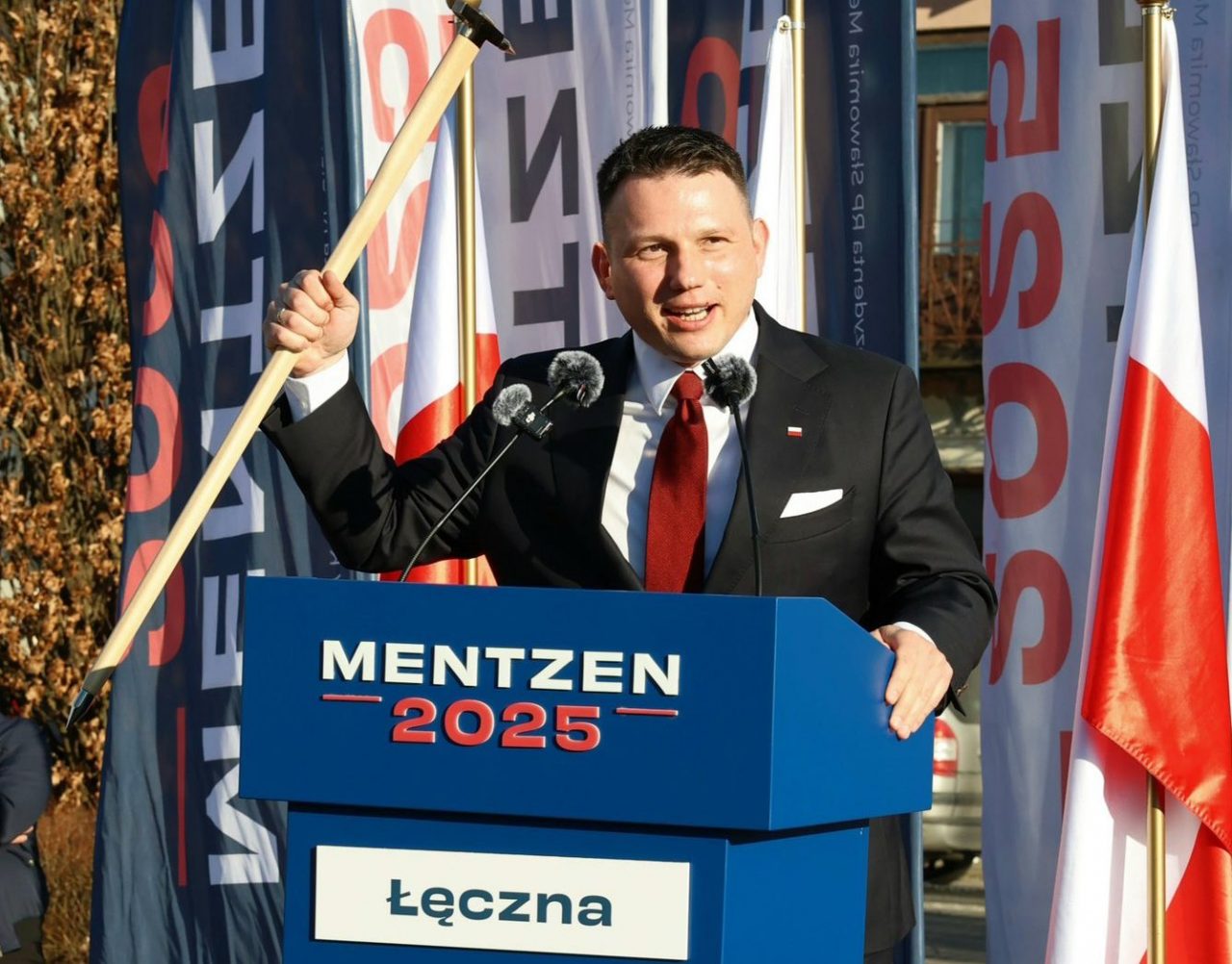 Sławomir Mentzen w kolejnych miastach regionu. Kandydat Konfederacji na prezydenta spotkał się z górnikami z Bogdanki (zdjęcia)